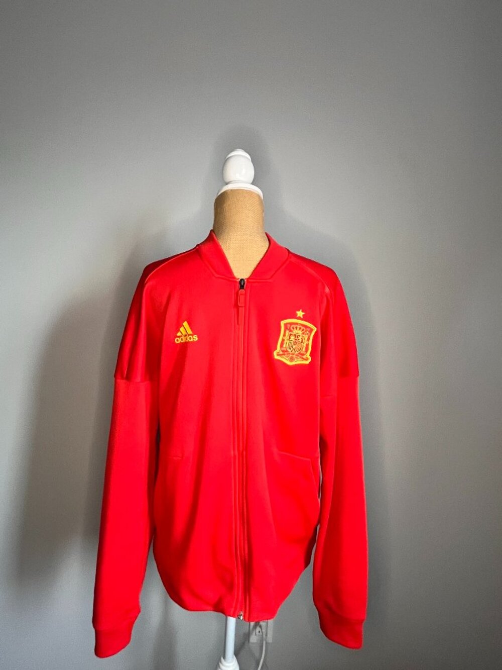 Official Men’s Adidas Spain National Team Tracksuit (Jacket Size M/ Pants Size L